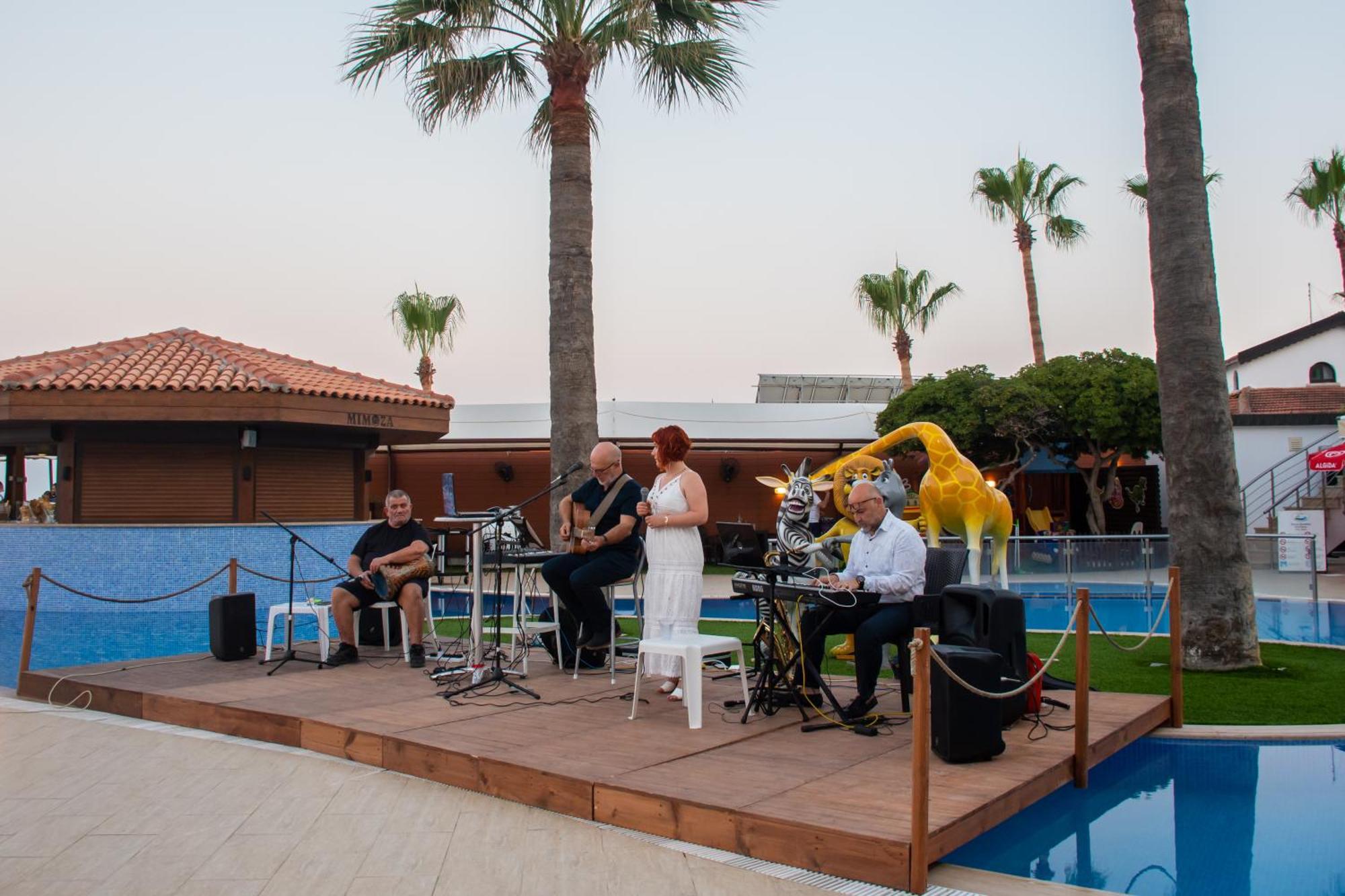 Mimoza Beach Hotel Agios Sergios 外观 照片